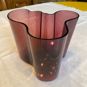 litala Aljakko Vase. 160 mm. Dark lilac. Alvar Aalto. New.